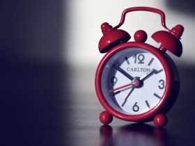 Обновить список часовых поясов в Debian